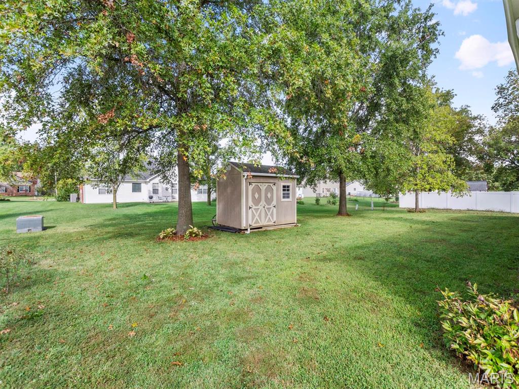 710 Mary Ann Court Property Photo 3