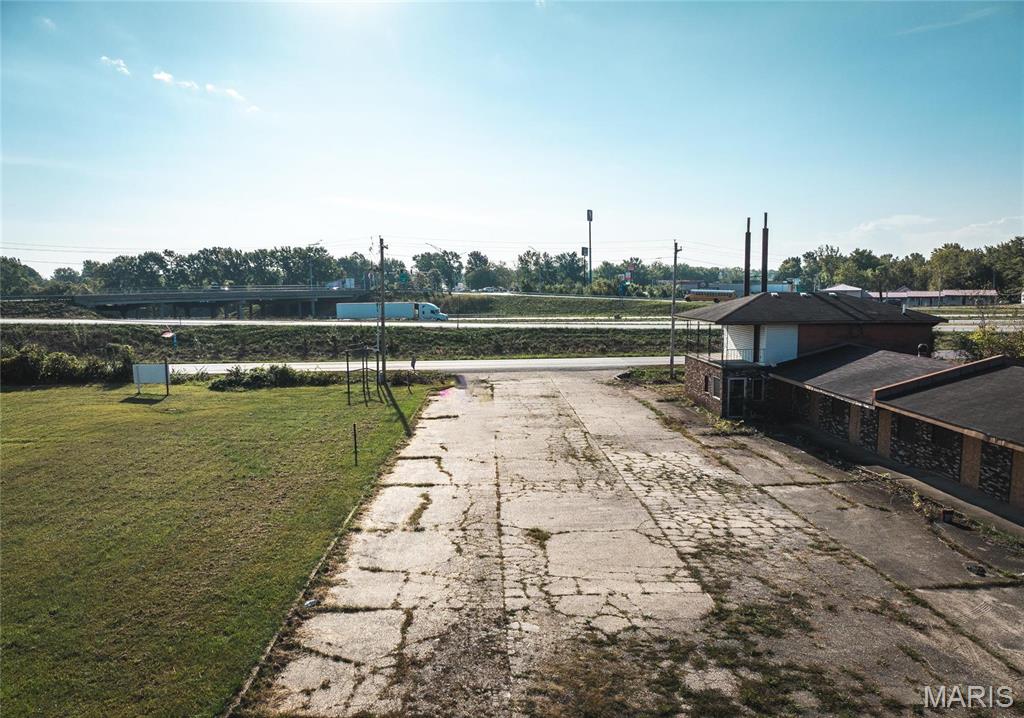 118 North Outer Road Property Photo 12