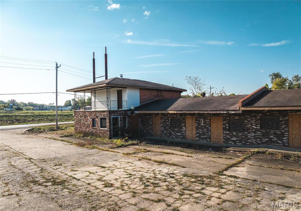 118 North Outer Road Property Photo 13