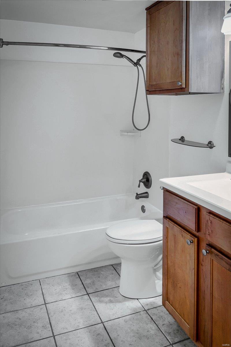 5635 Waterman Boulevard 12 Property Photo 13