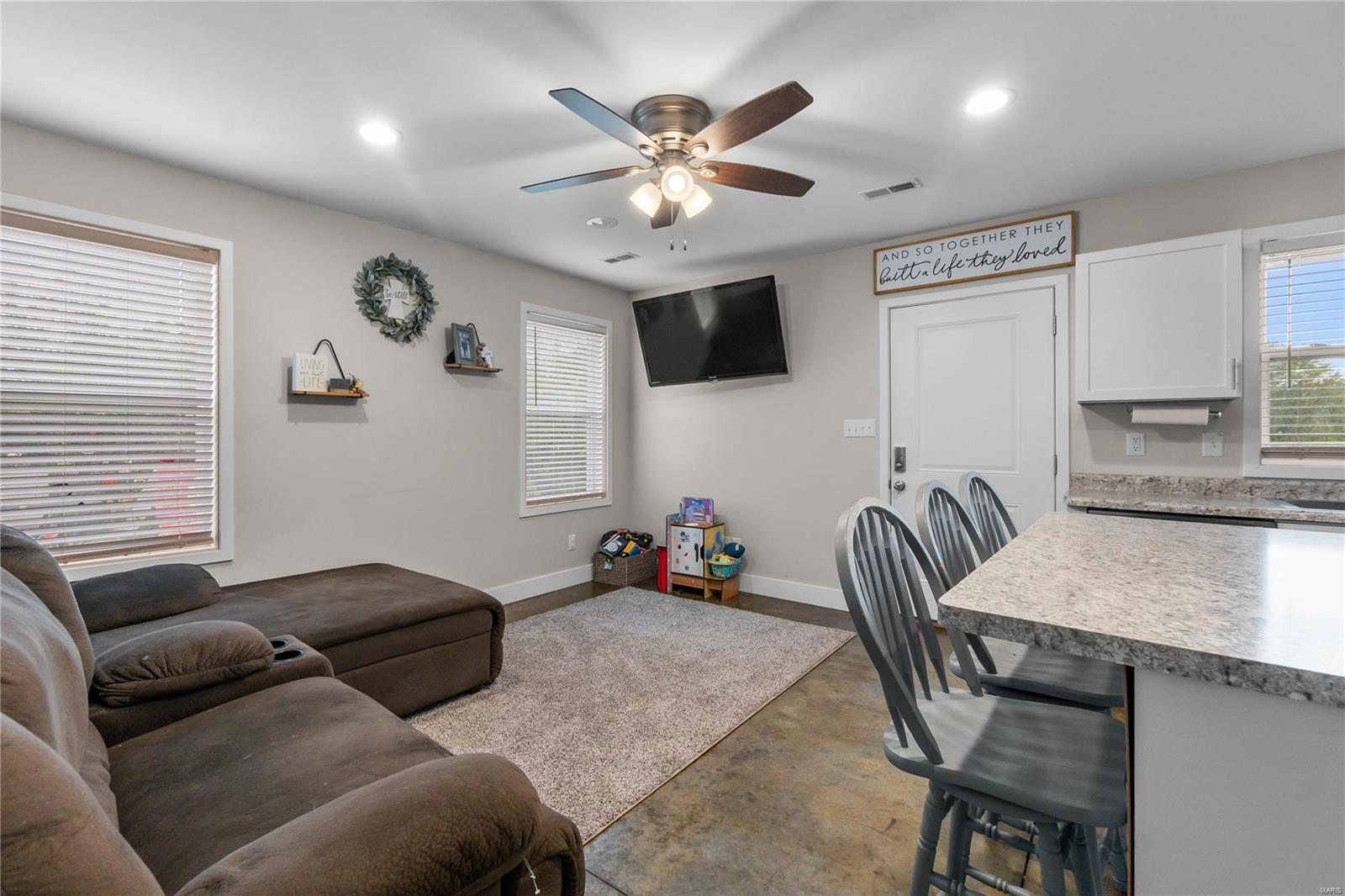 335 W Spring Valley Road Property Photo 20