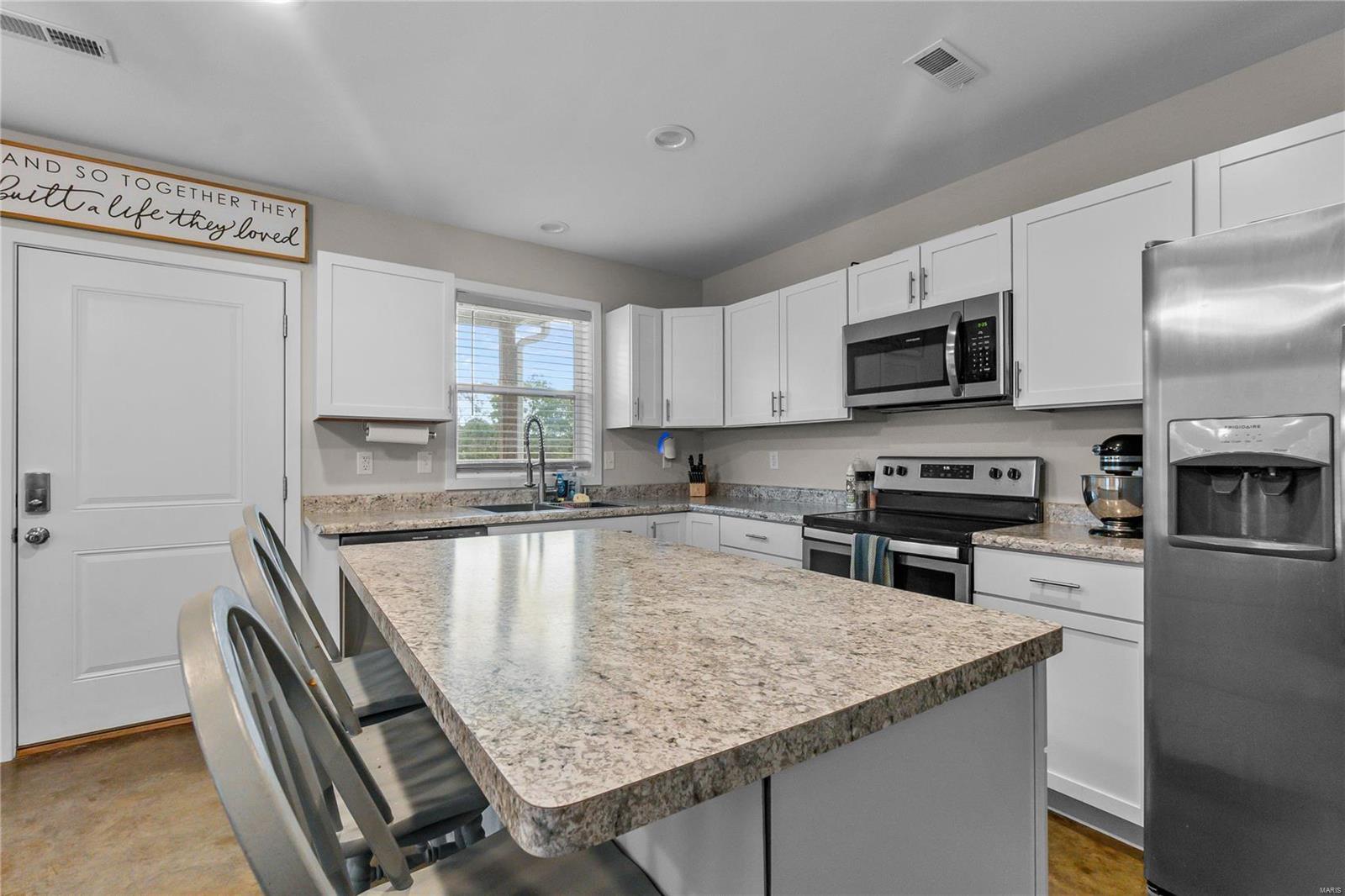 335 W Spring Valley Road Property Photo 21