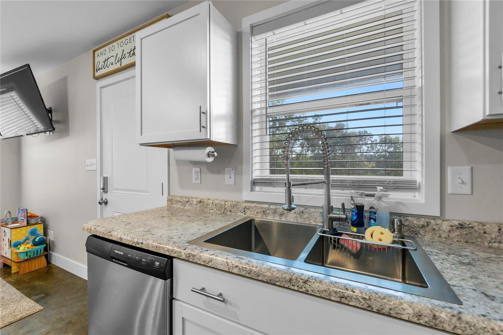 335 W Spring Valley Road Property Photo 22