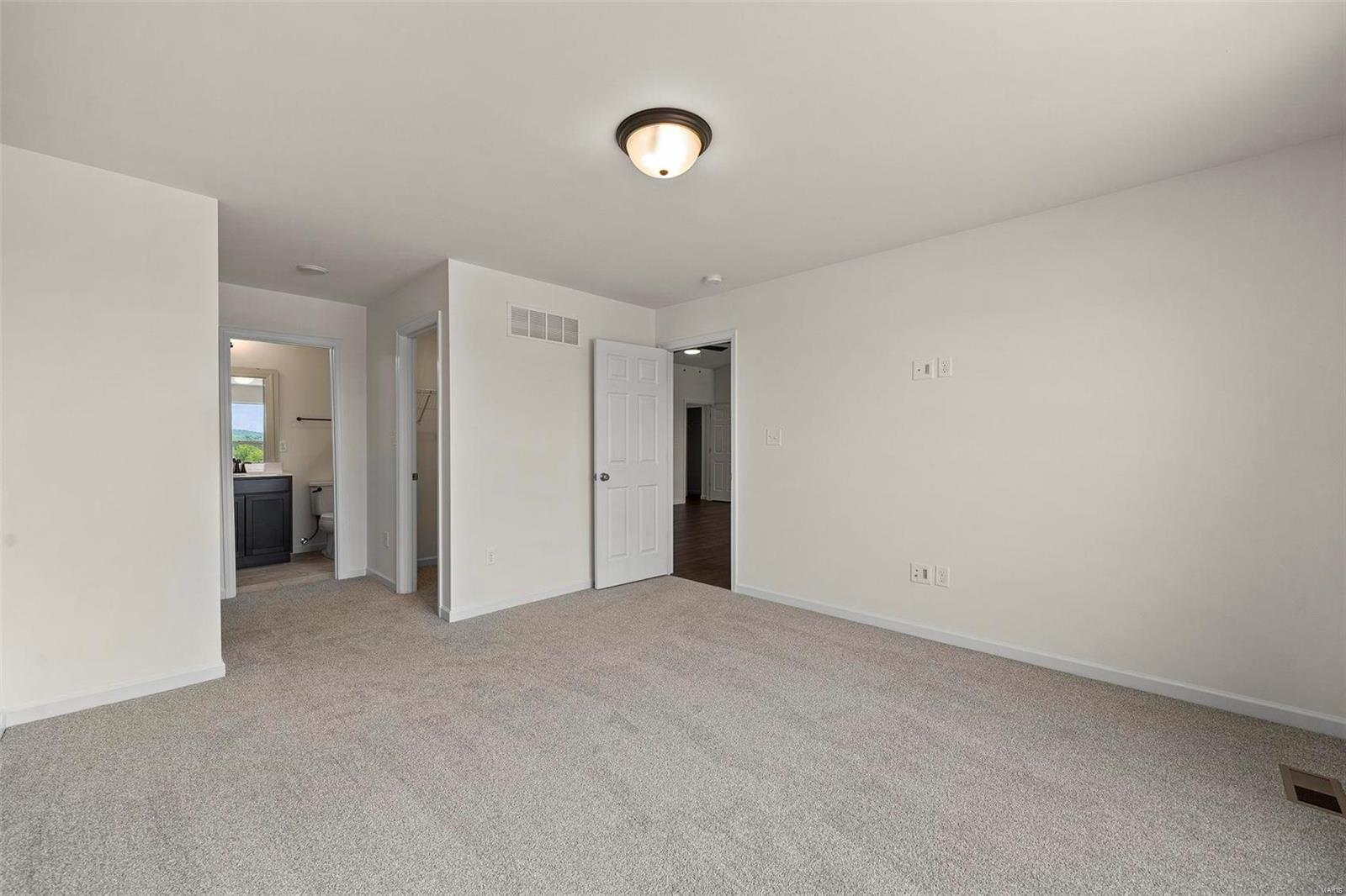 1728 Martingale Lane Property Photo 15