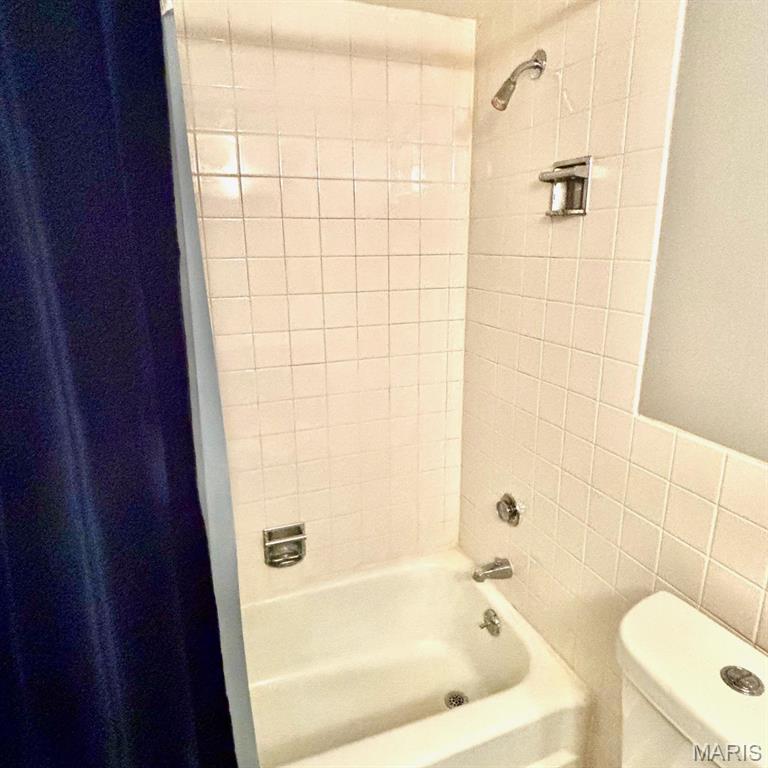 1672 Herault Place E Property Photo 16
