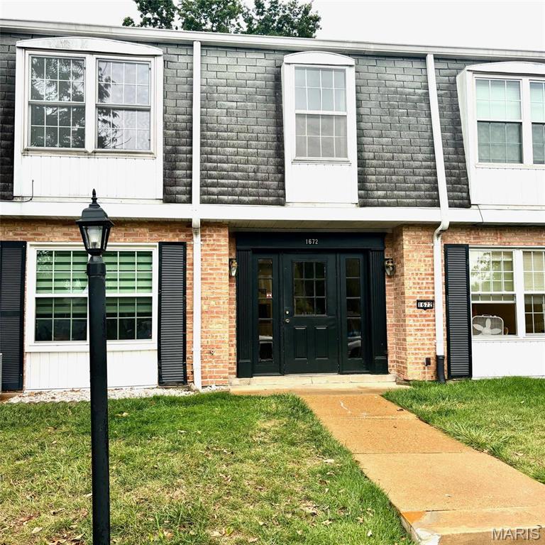 1672 Herault Place E Property Photo 19
