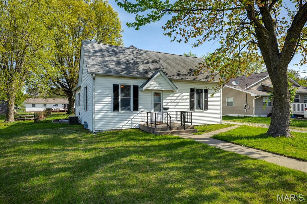 823 E Pearl Street Property Photo 1