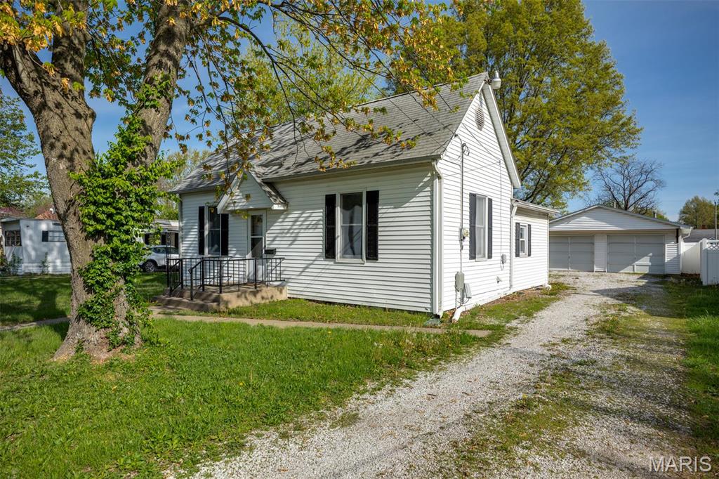 823 E Pearl Street Property Photo 2