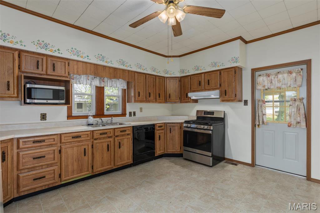 823 E Pearl Street Property Photo 6