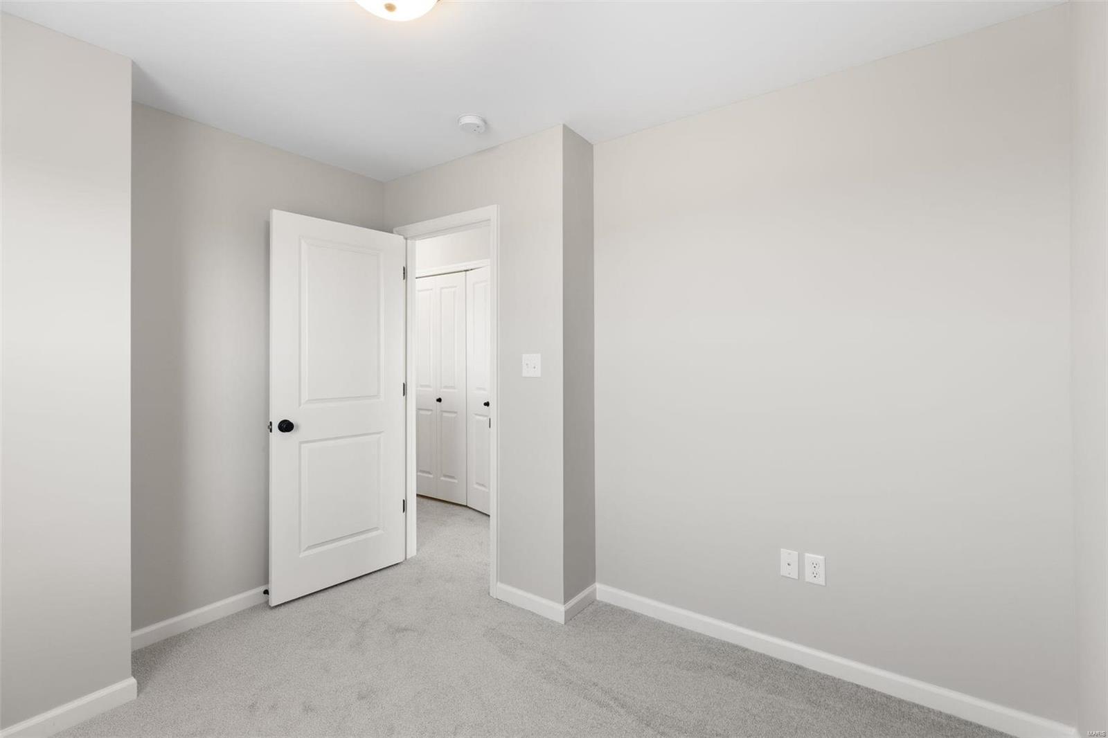1063 Vardon Meadows Drive Property Photo 17