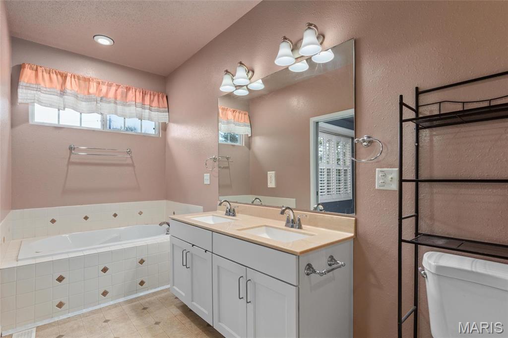 107 N Alby Court Property Photo 19