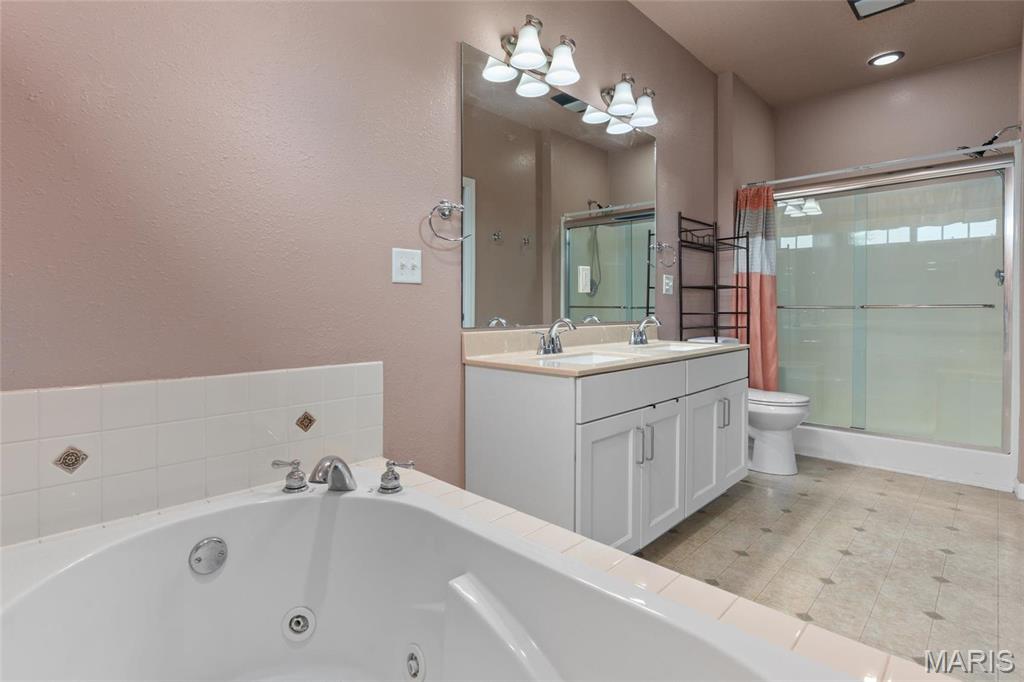 107 N Alby Court Property Photo 23