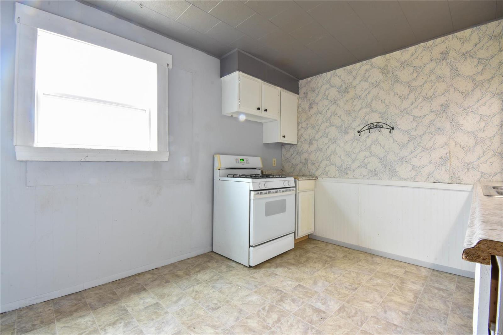 1103 S Madison St Property Photo 5