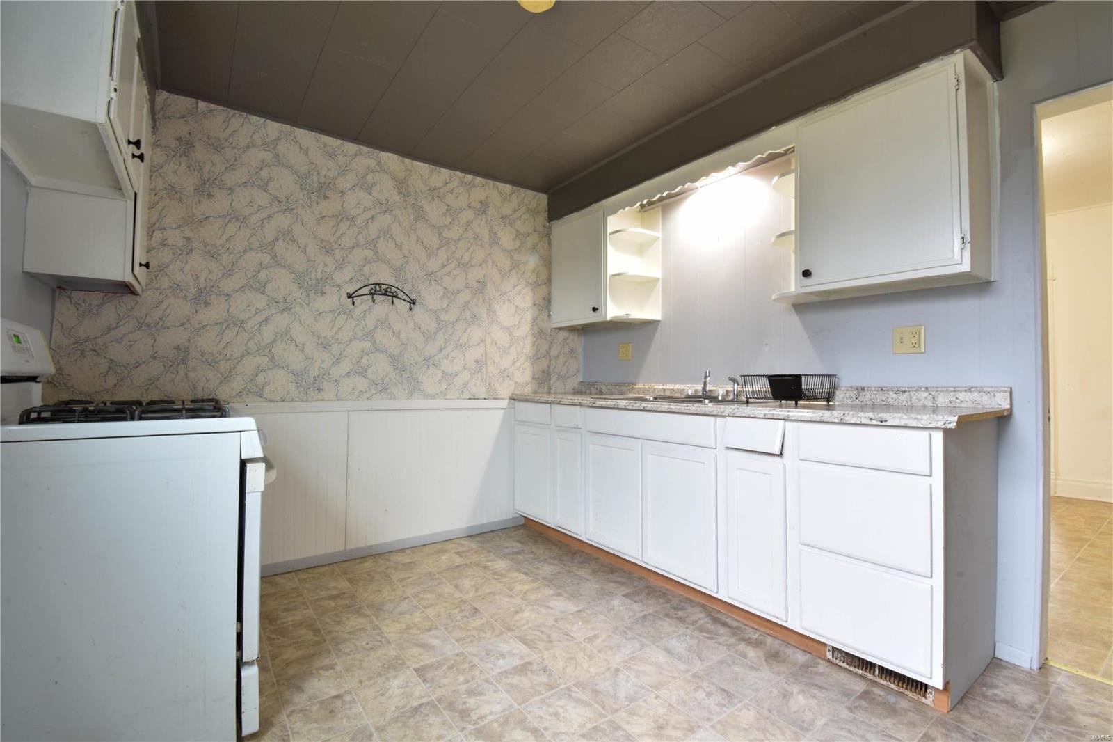 1103 S Madison St Property Photo 6