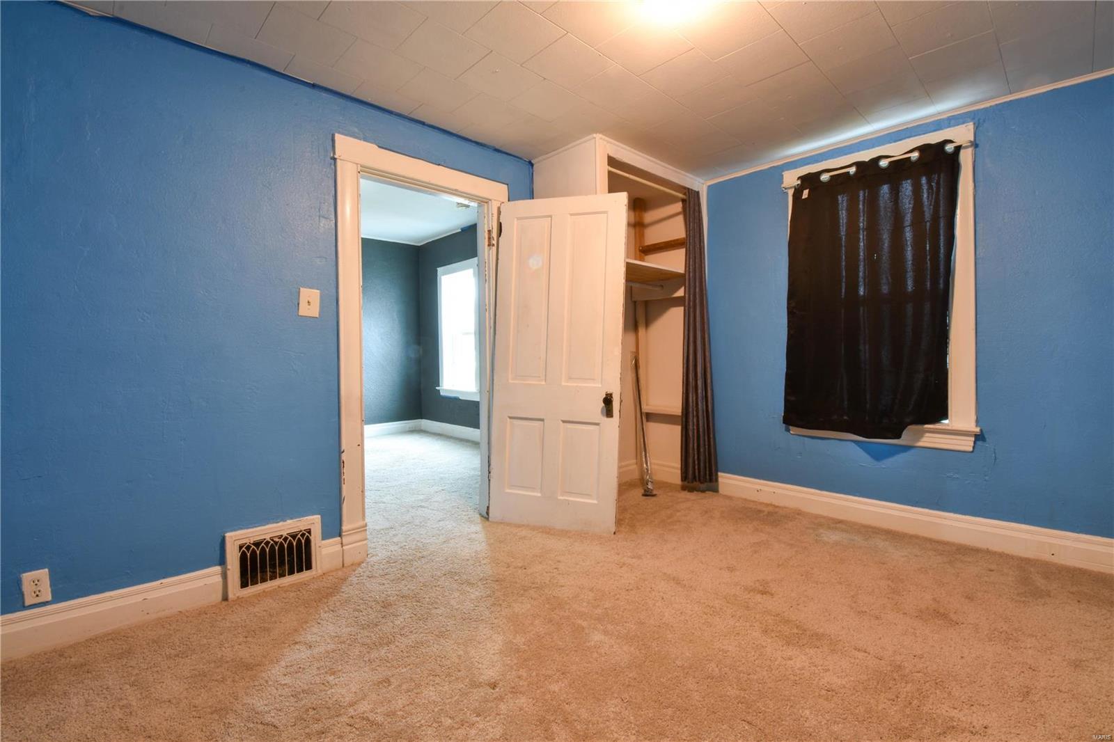 1103 S Madison St Property Photo 8