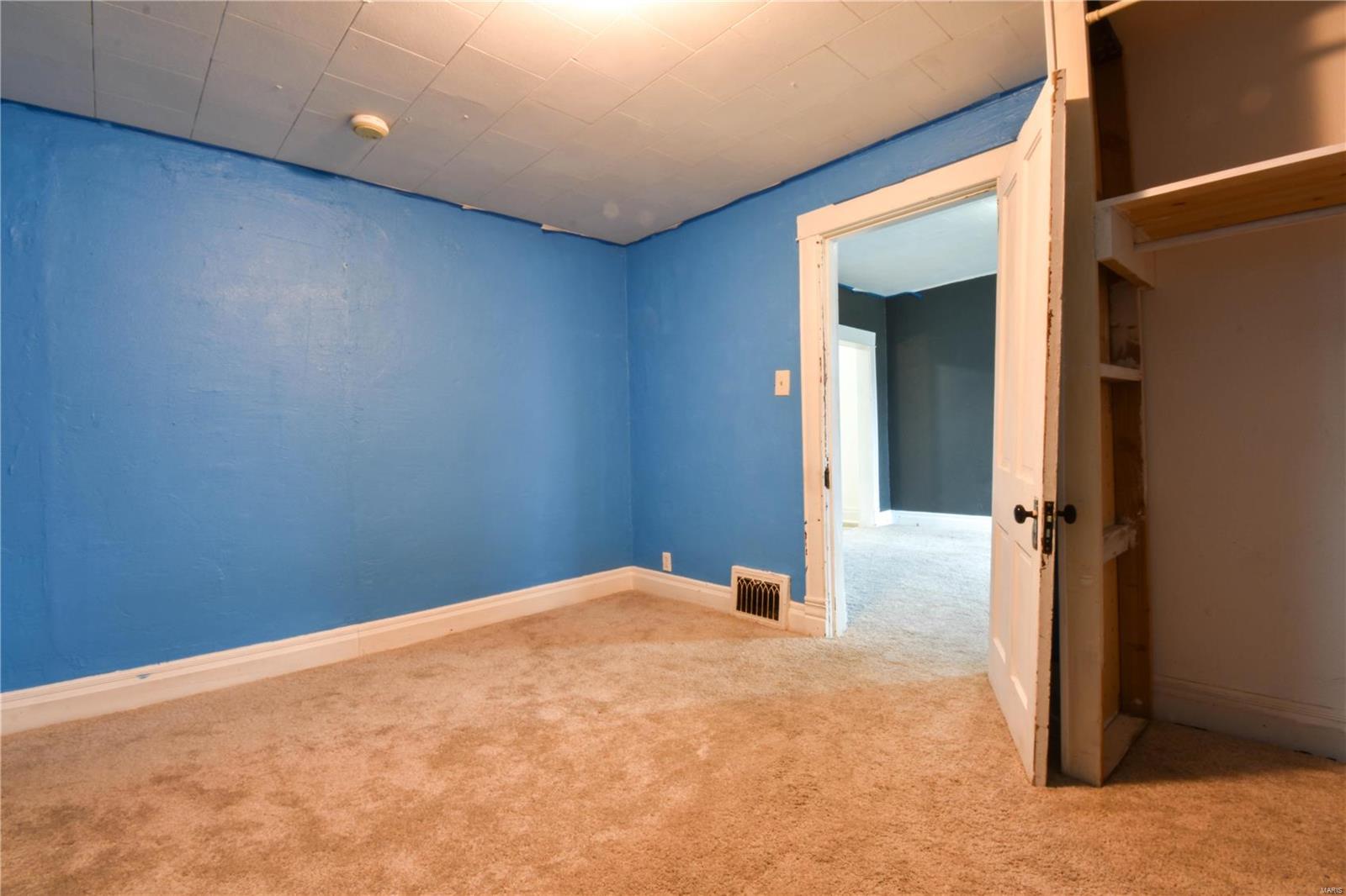 1103 S Madison St Property Photo 9
