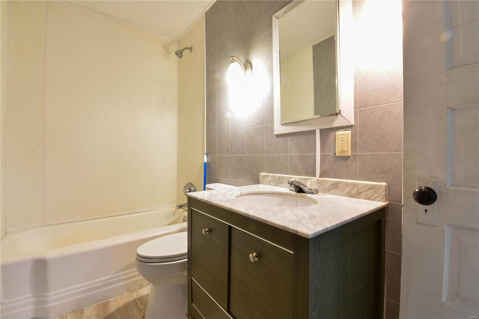 1103 S Madison St Property Photo 14