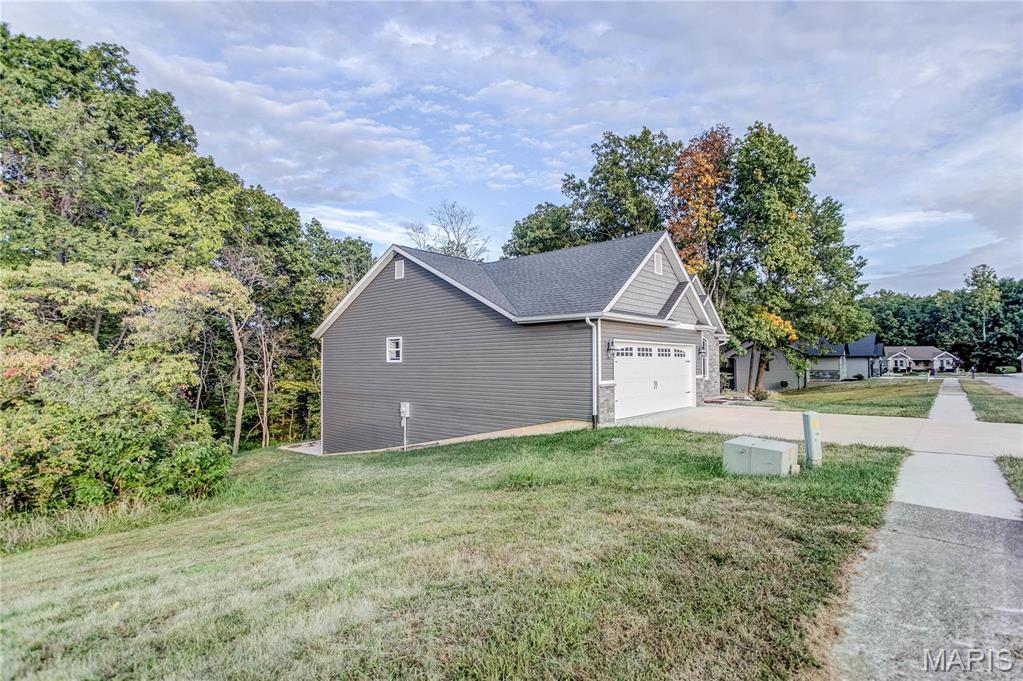 1127 Redwing Court Property Photo 4