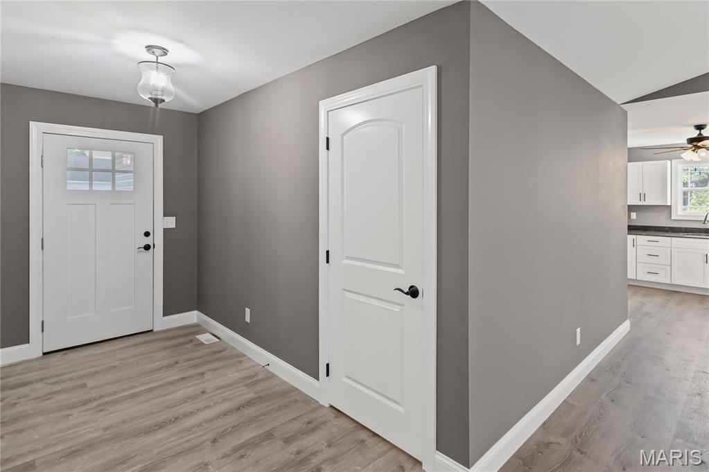 1127 Redwing Court Property Photo 10