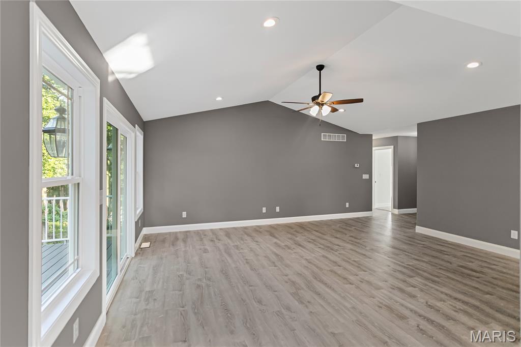 1127 Redwing Court Property Photo 12