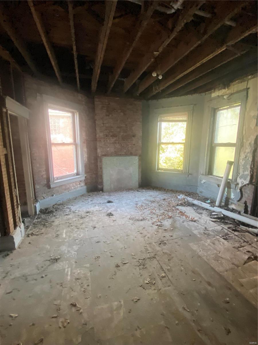 5038 Raymond Avenue Property Photo 7