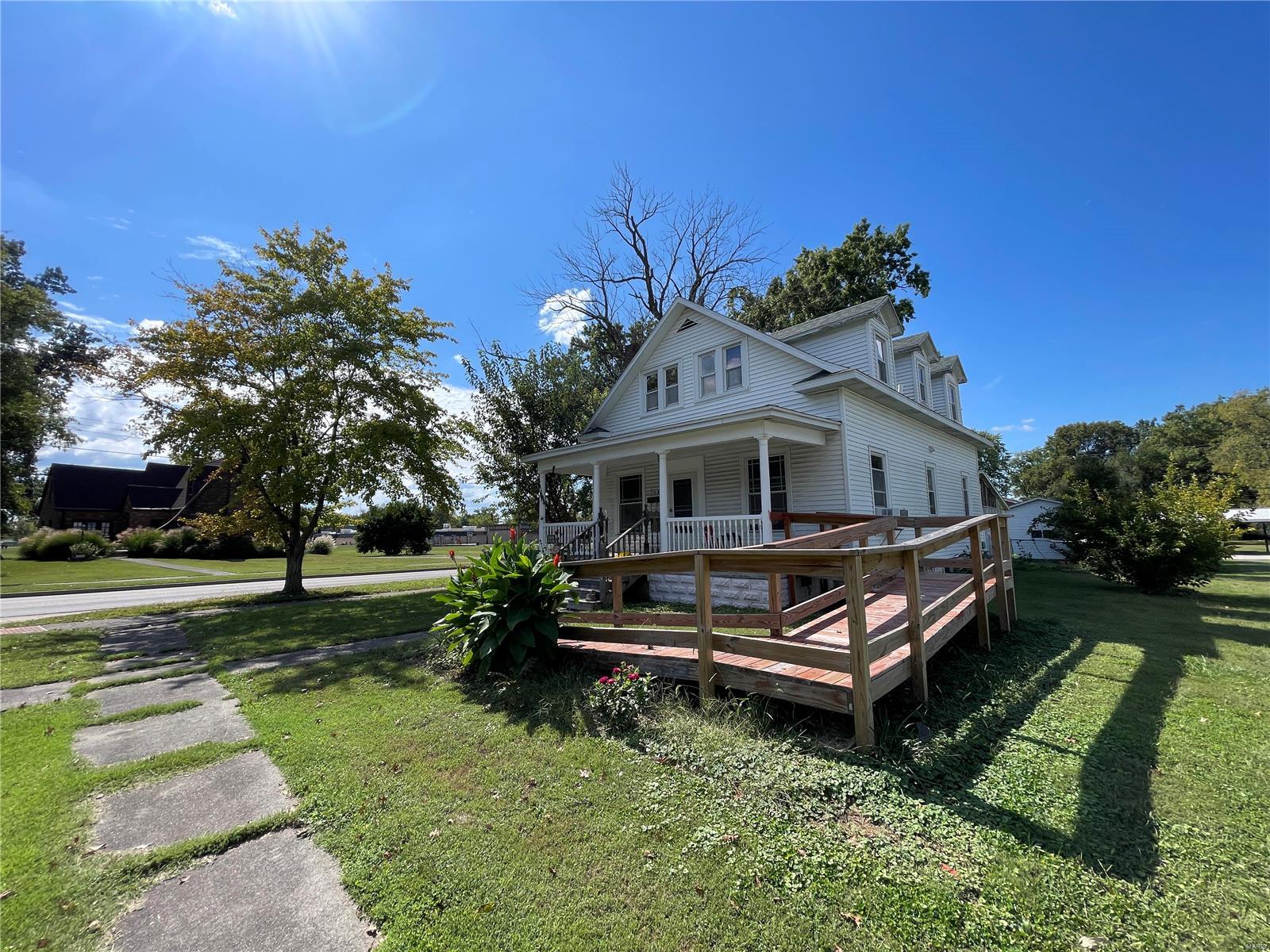 716 Cedar Street Property Photo 3