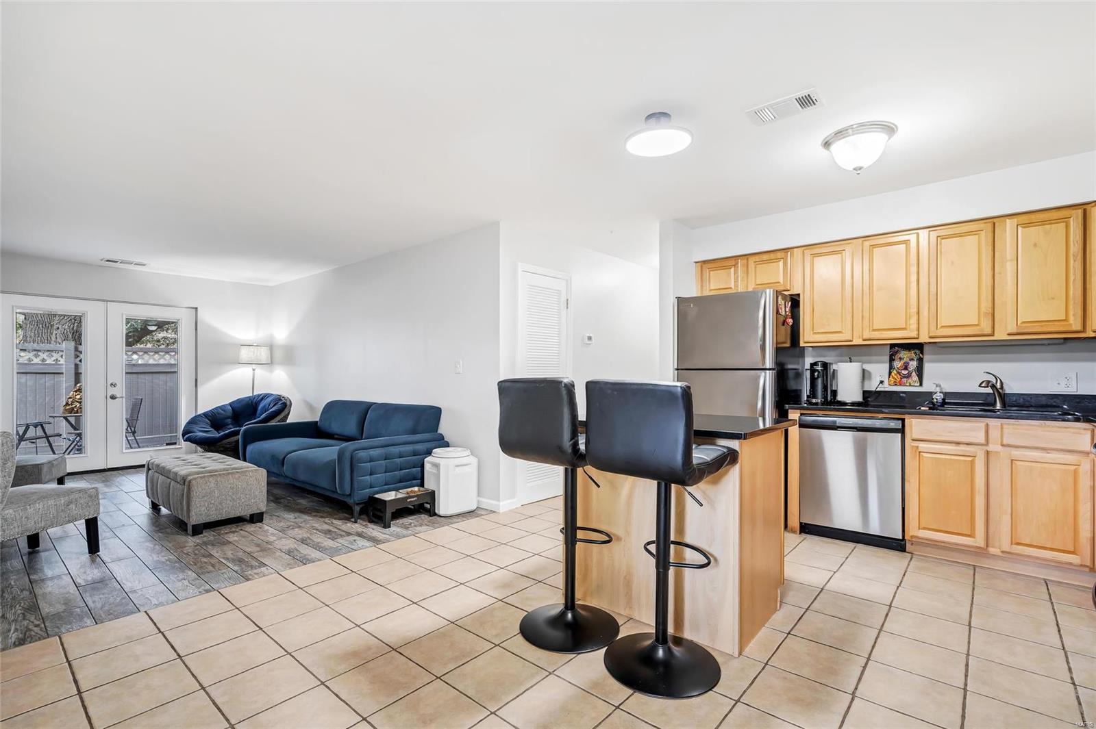 950 E Rue De La Banque L1 Property Photo 3