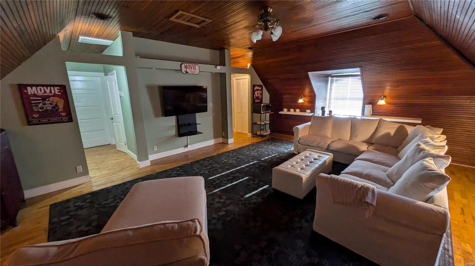 3325 Magnolia Avenue Property Photo 1