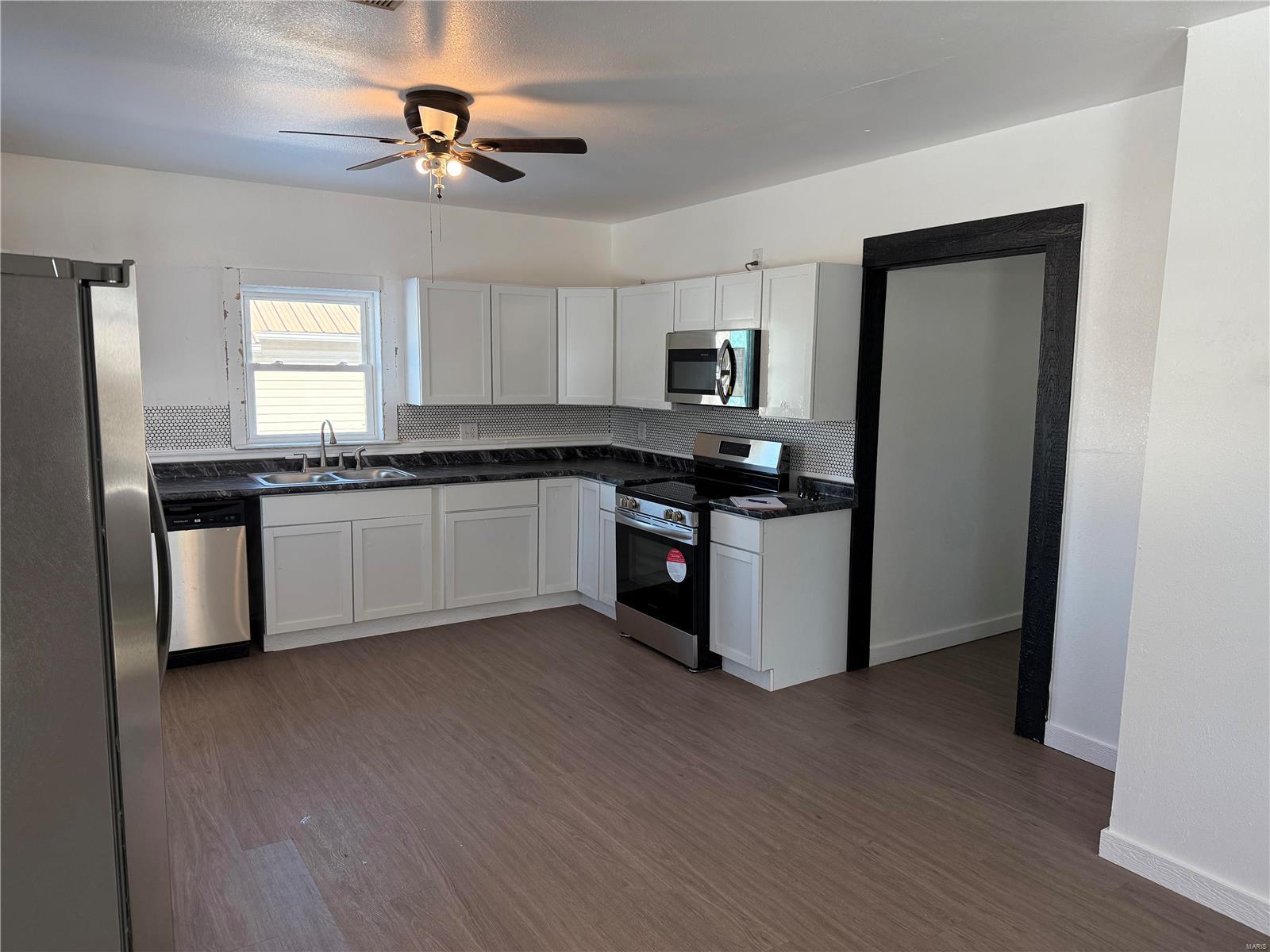 105 5th St Property Photo 13