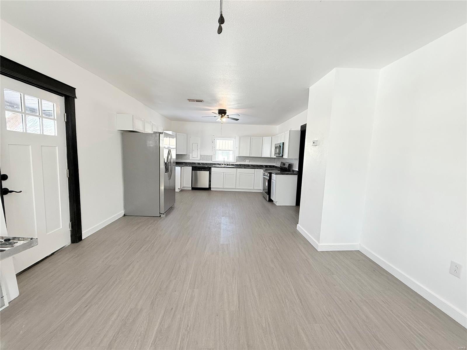 105 5th St Property Photo 16