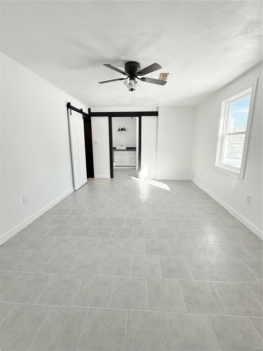 105 5th St Property Photo 31