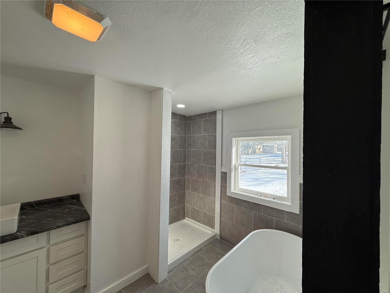 105 5th St Property Photo 37