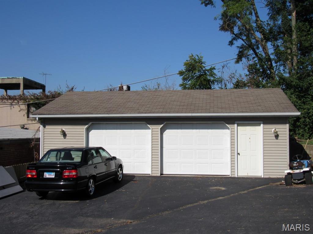 1856 E Broadway Property Photo 44