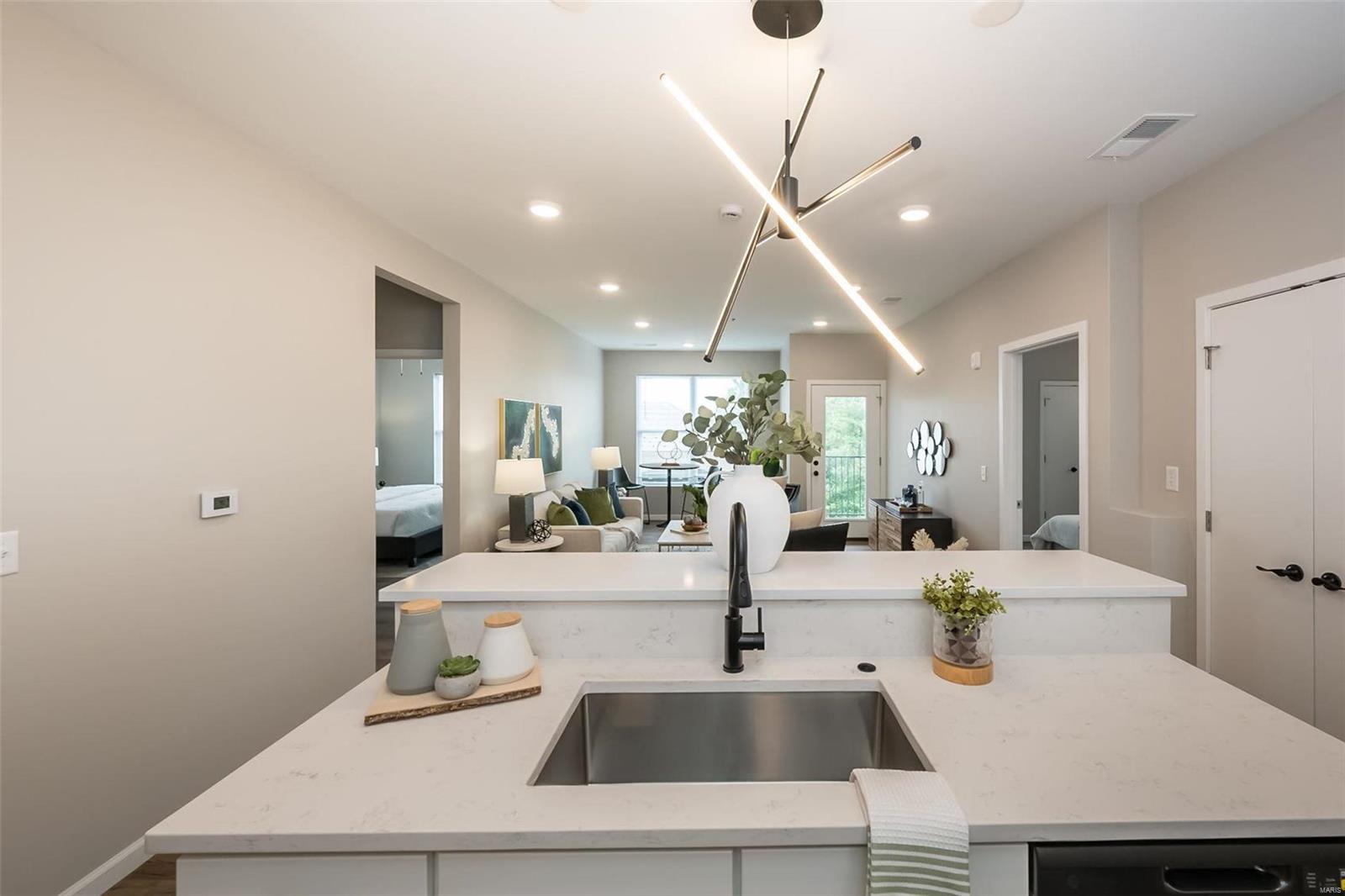 10809 Olive Blvd Property Photo 3
