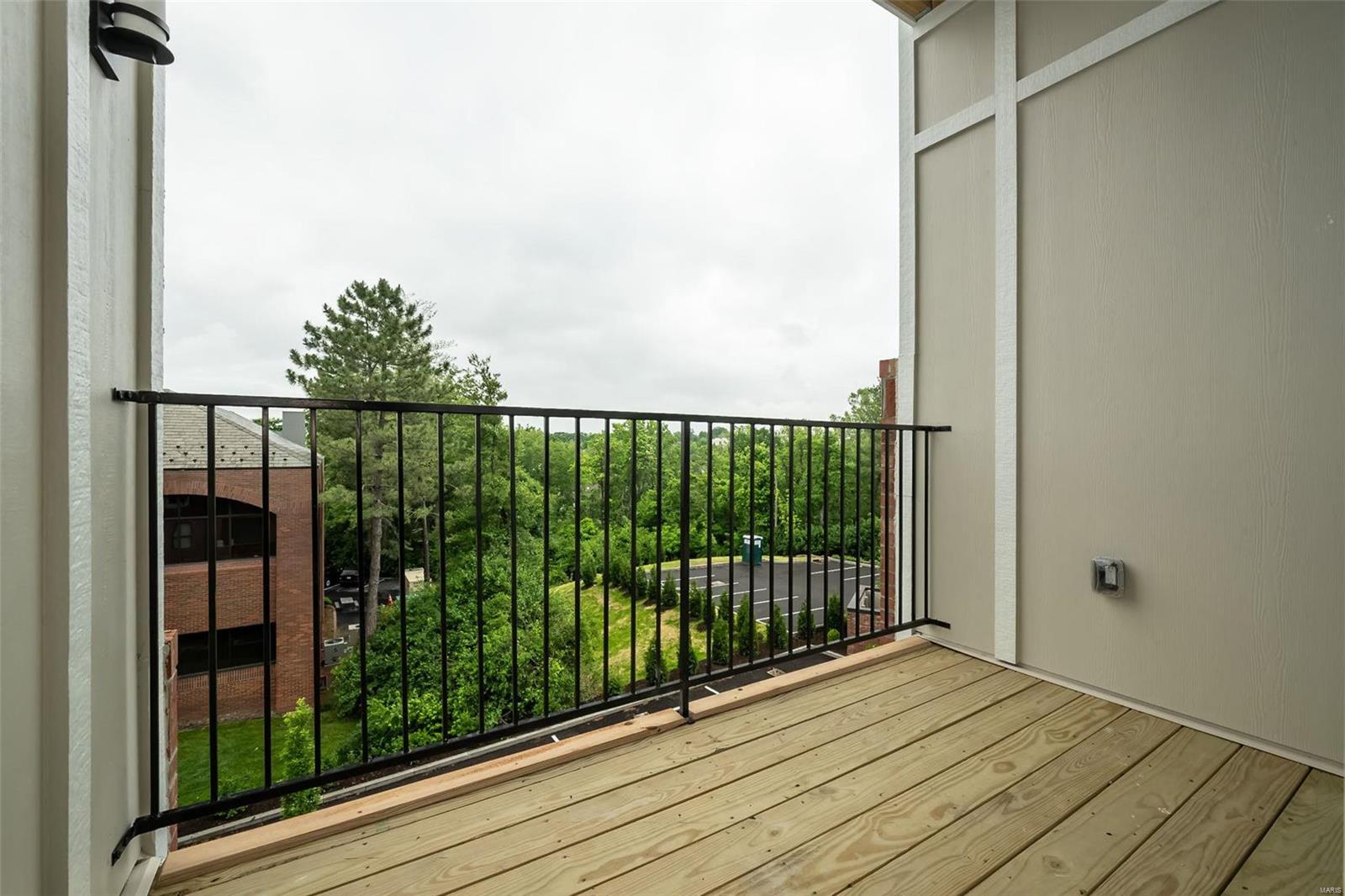 10809 Olive Blvd Property Photo 14