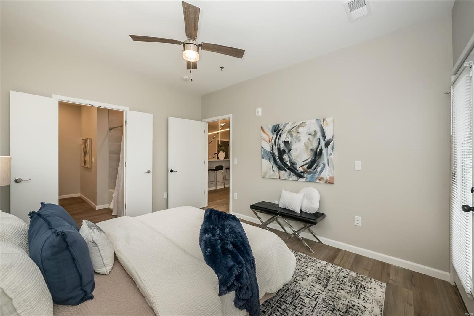 10809 Olive Blvd Property Photo 17
