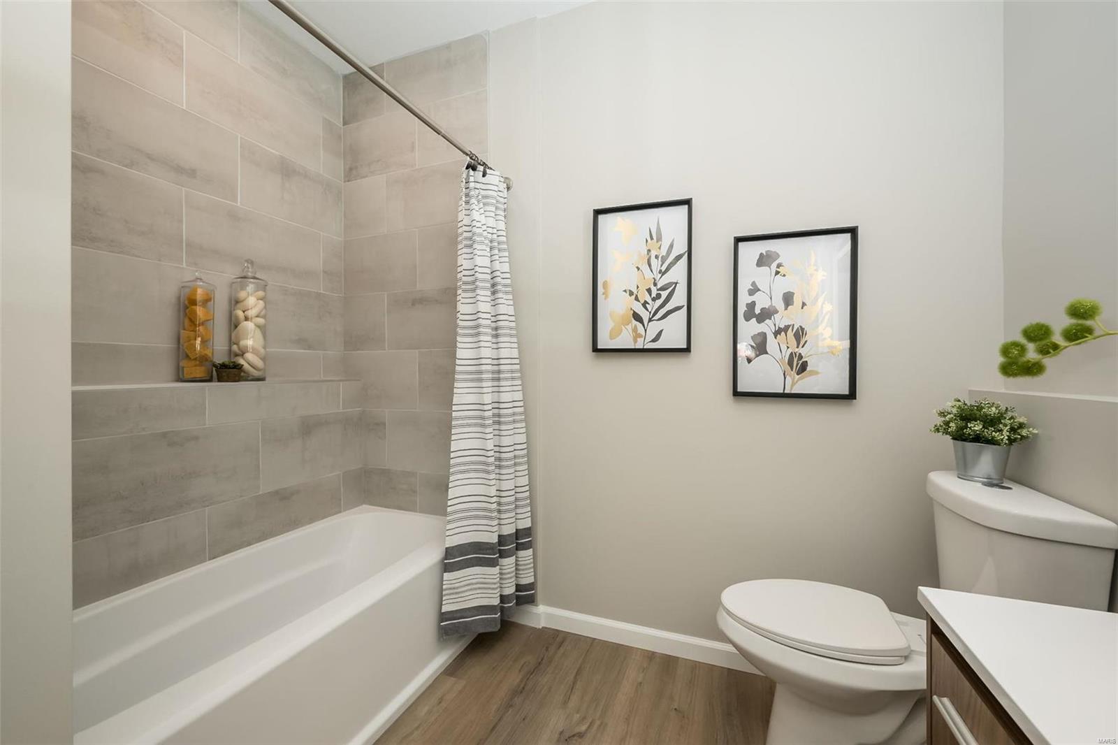 10809 Olive Blvd Property Photo 22