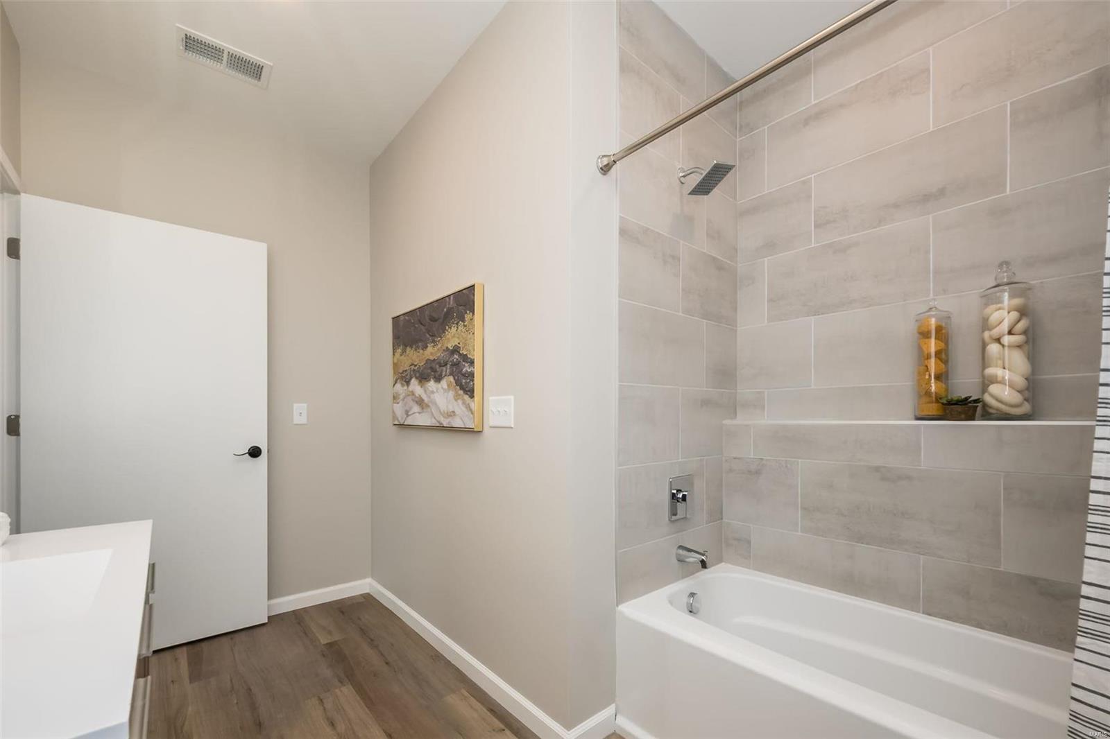 10809 Olive Blvd Property Photo 23