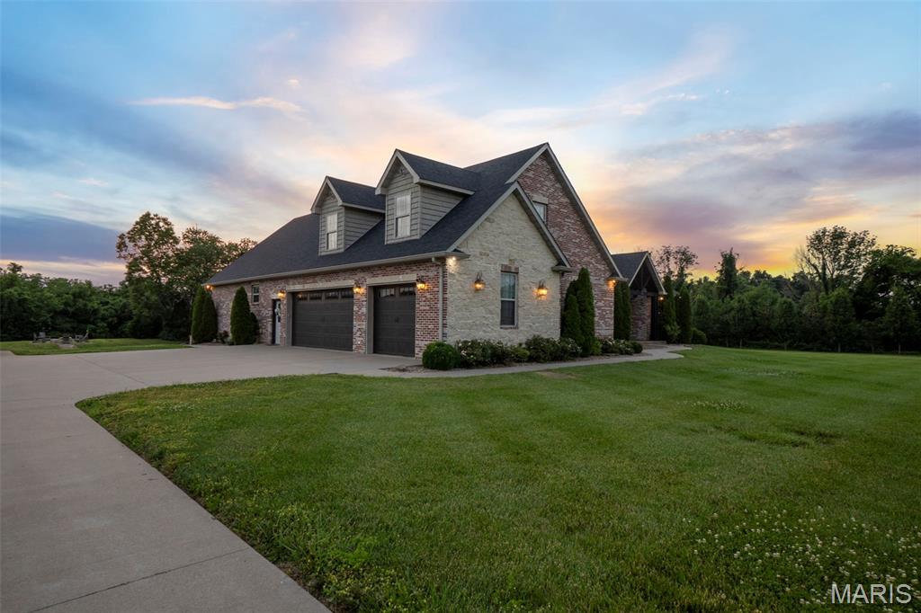 165 Kingsborough Court Property Photo 4