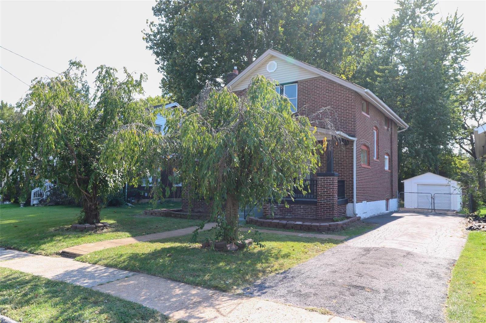 8820 Windom Avenue Property Photo 3