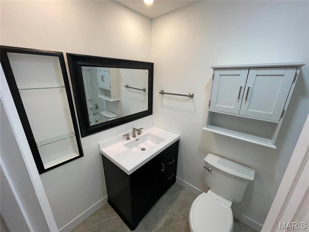 800 Dumont Place B Property Photo 6