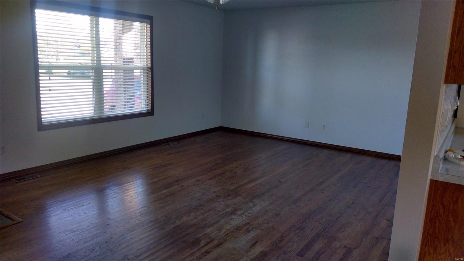 24825 Spencer Property Photo 4