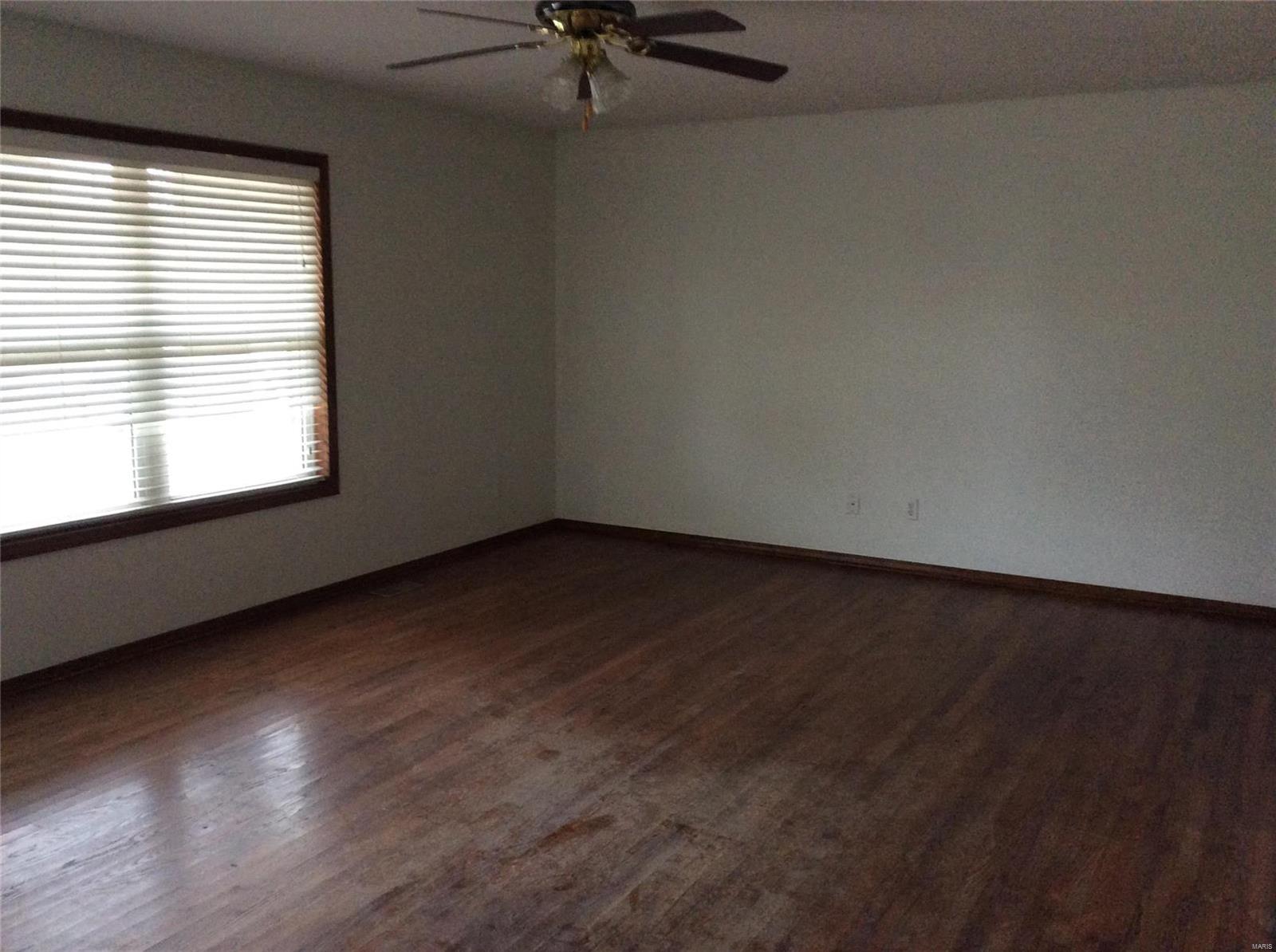 24825 Spencer Property Photo 8