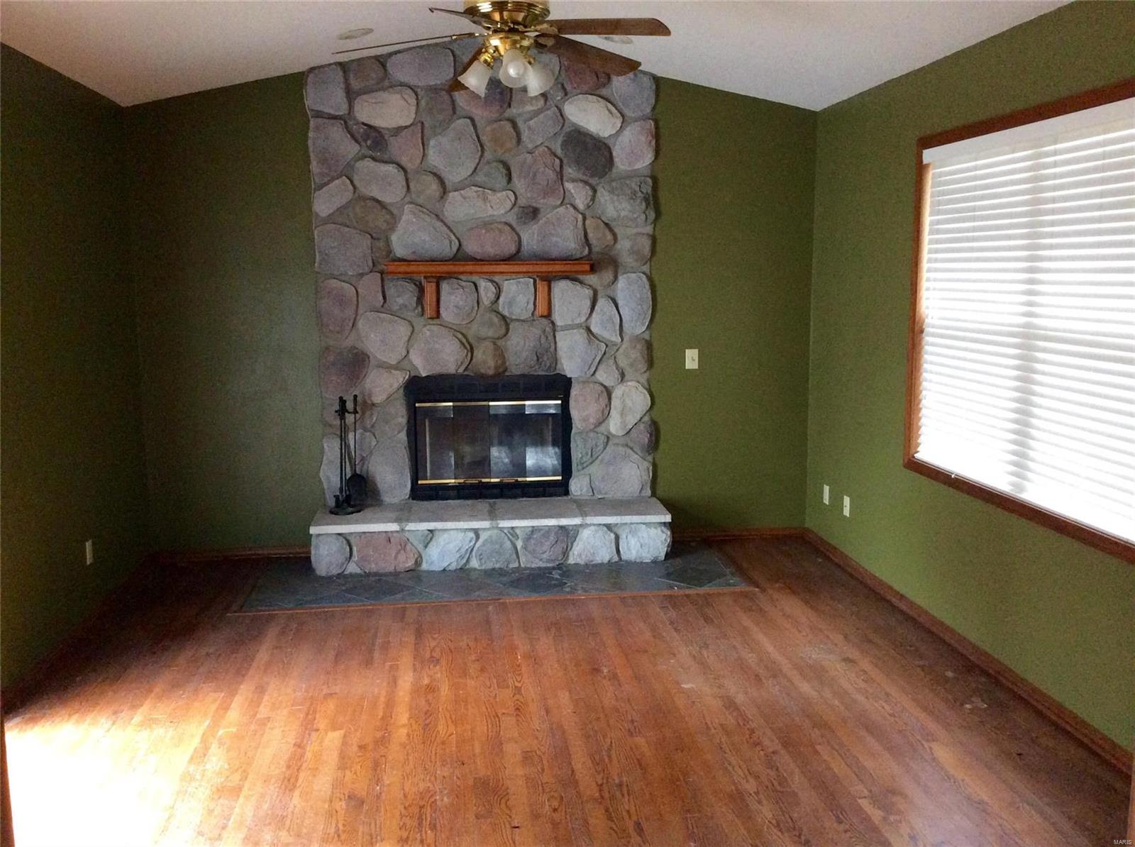 24825 Spencer Property Photo 9