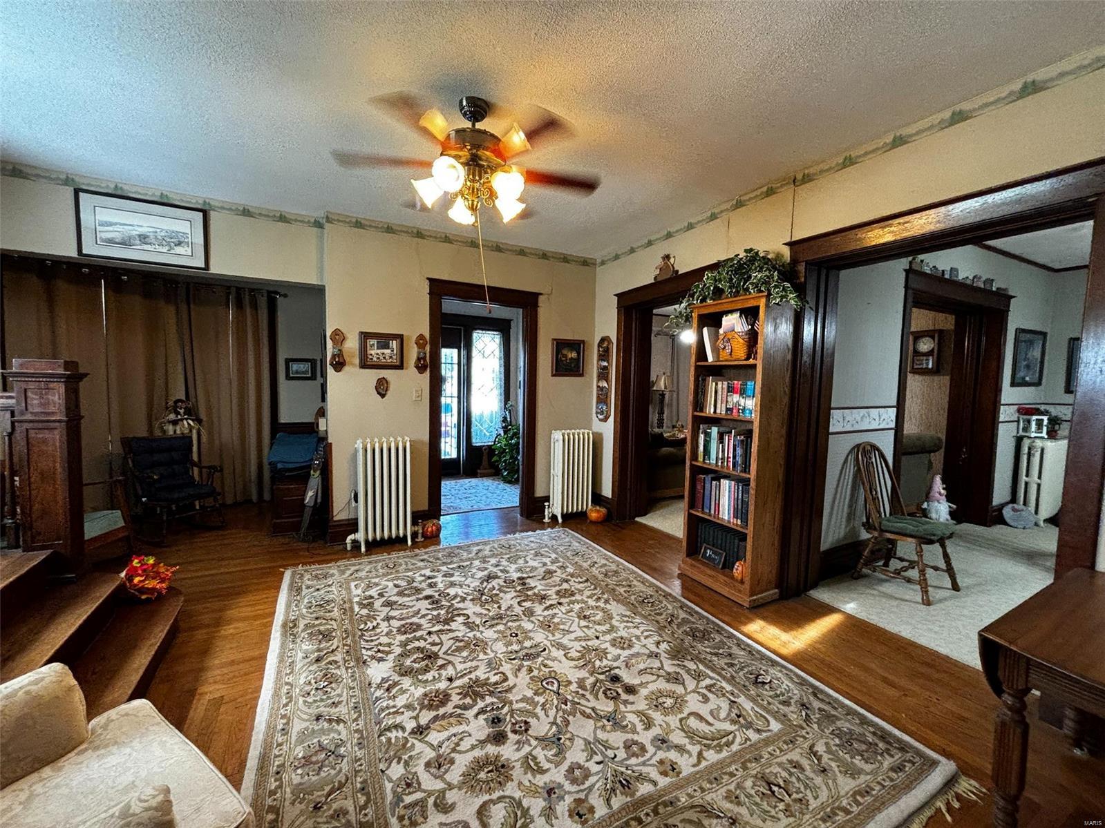 102 N Clark Street Property Photo 21