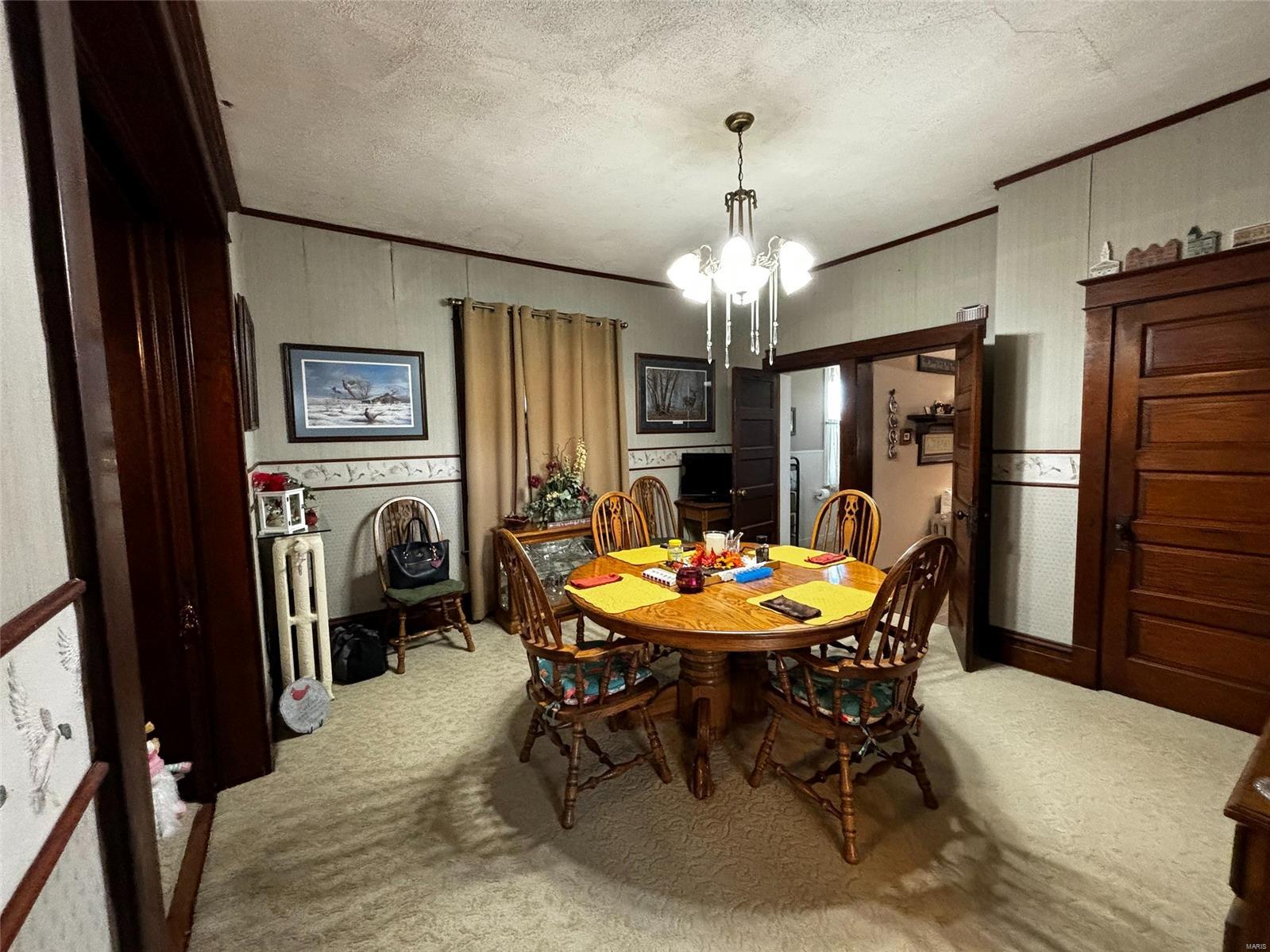 102 N Clark Street Property Photo 22