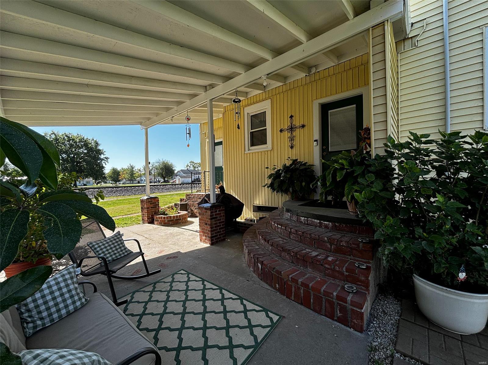 102 N Clark Street Property Photo 24
