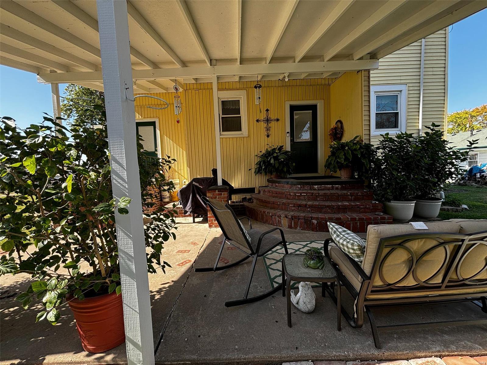 102 N Clark Street Property Photo 26