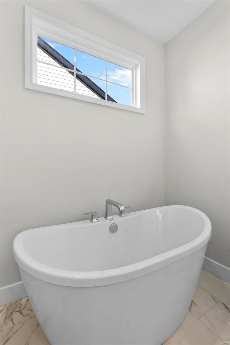 2224 Heywood Meadows Property Photo 17