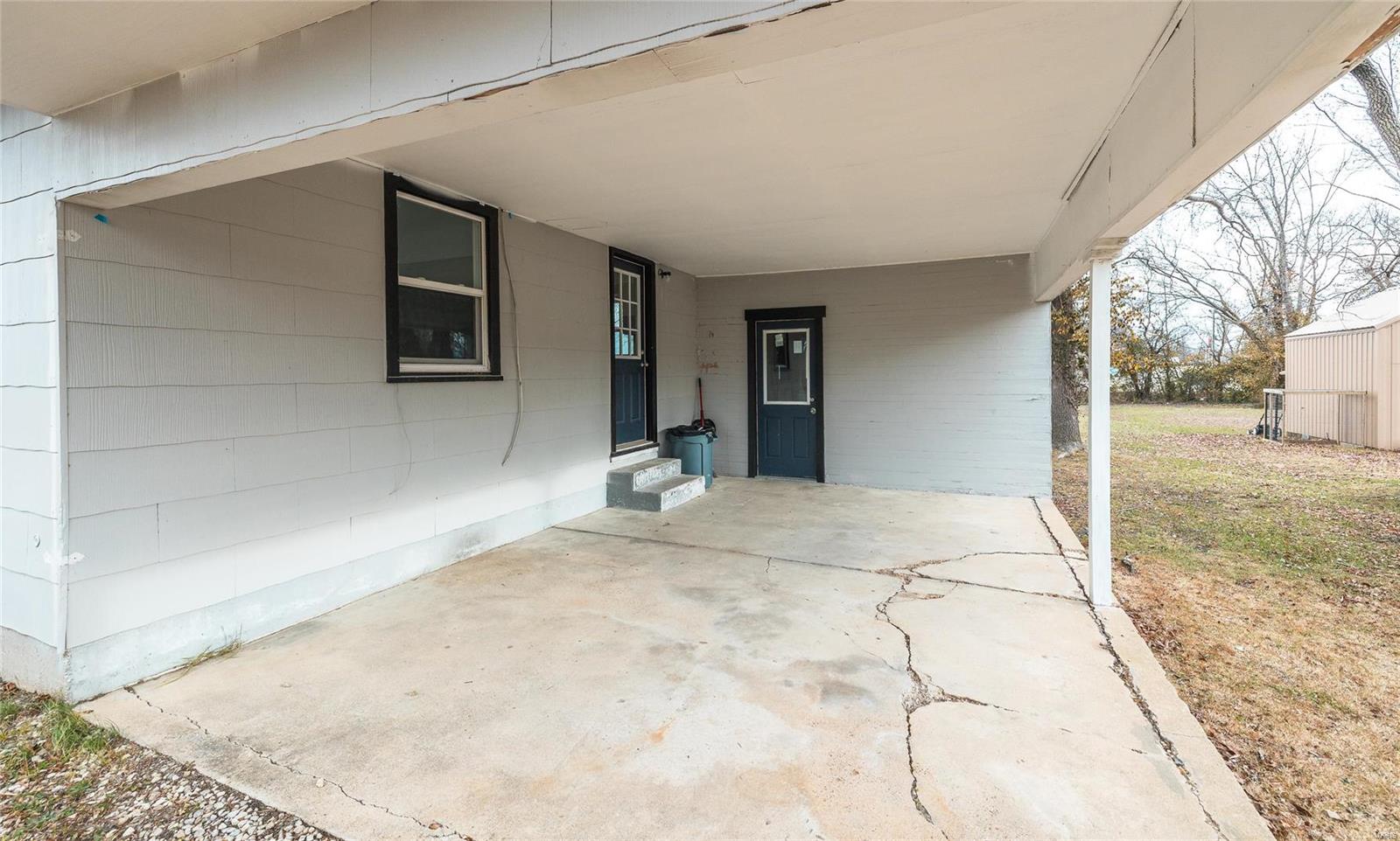 712 N Meramec St Property Photo 17